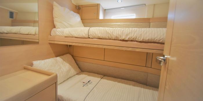 Oyster 575 Twin Cabin v8