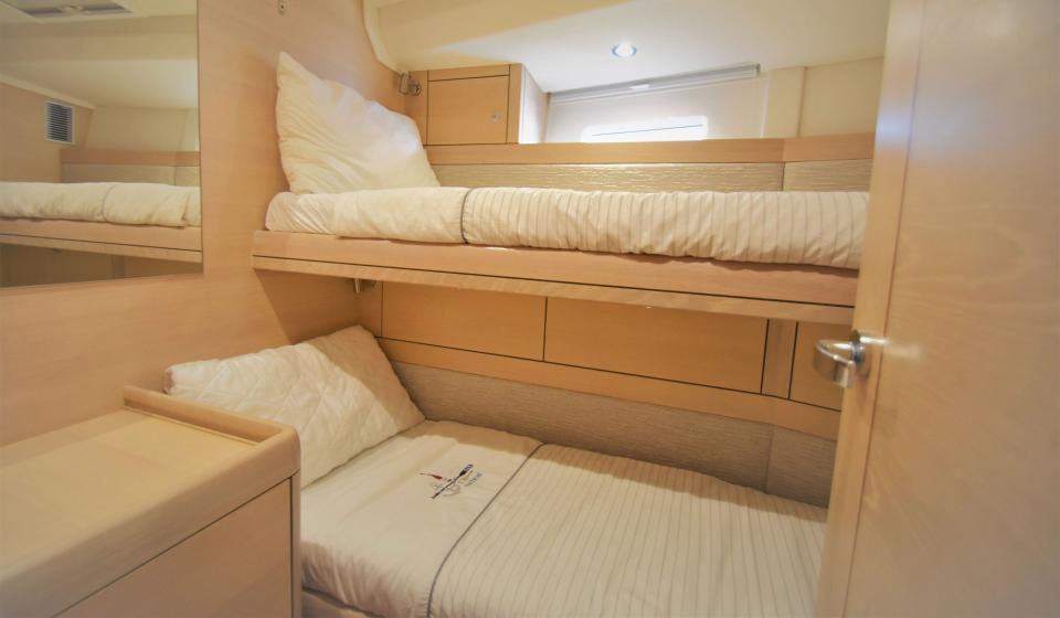 Oyster 575 Twin Cabin v8