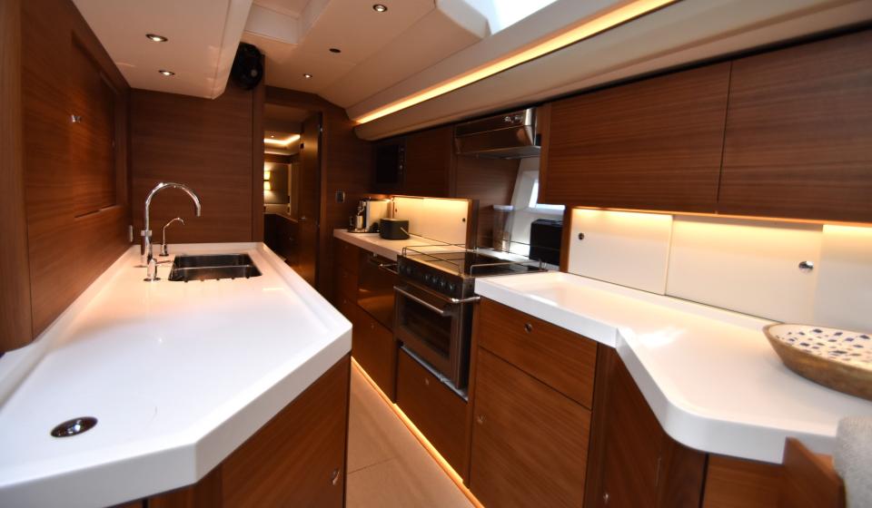 Oyster 595 Gallery 26