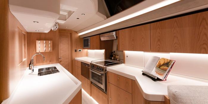 Oyster 595 Interior 1