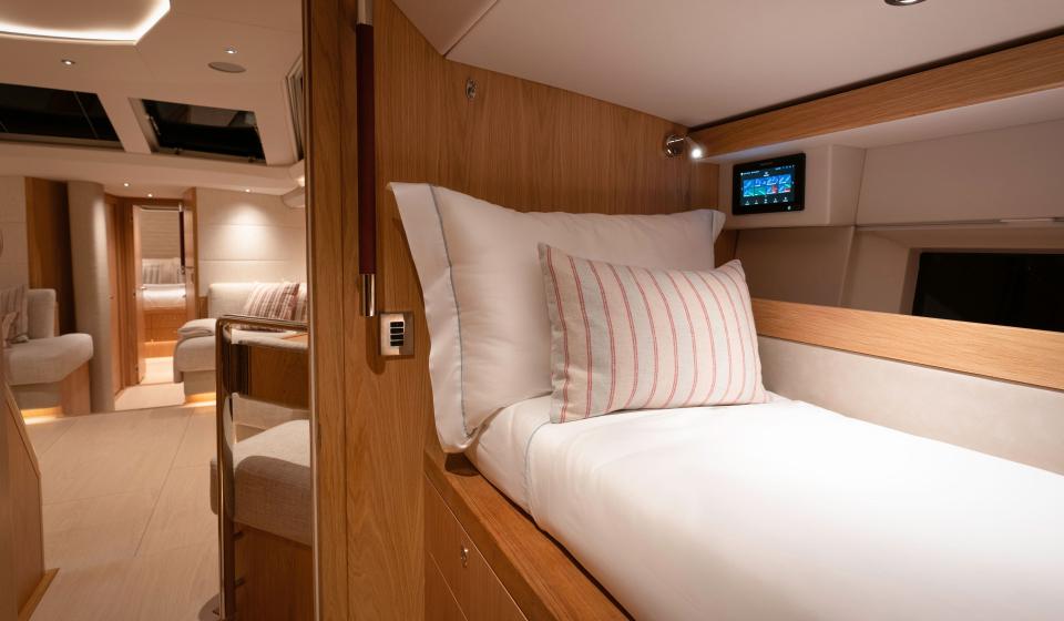 Oyster 595 Interior 6