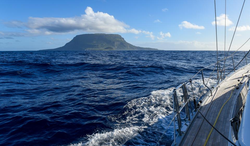 Oyster 595 Mastegot sailing towards Vanuatu 2