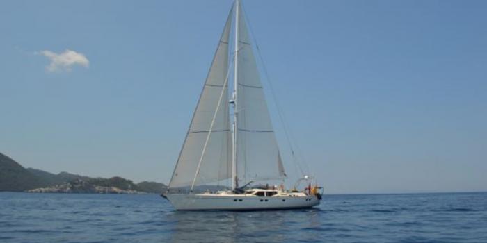 Oyster 61 Sailing 2