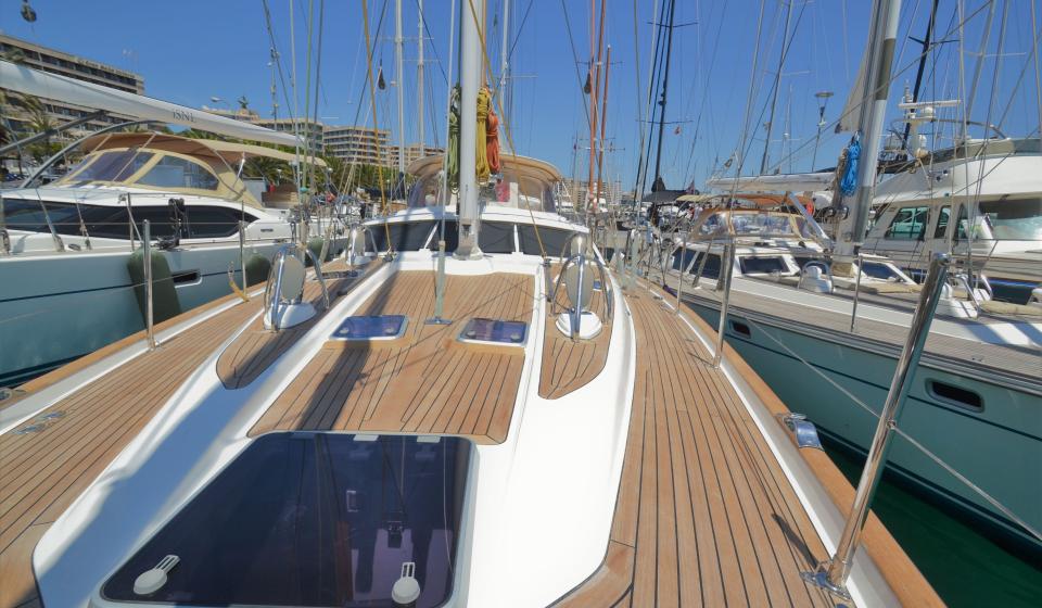 Oyster 62 Foredeck v3