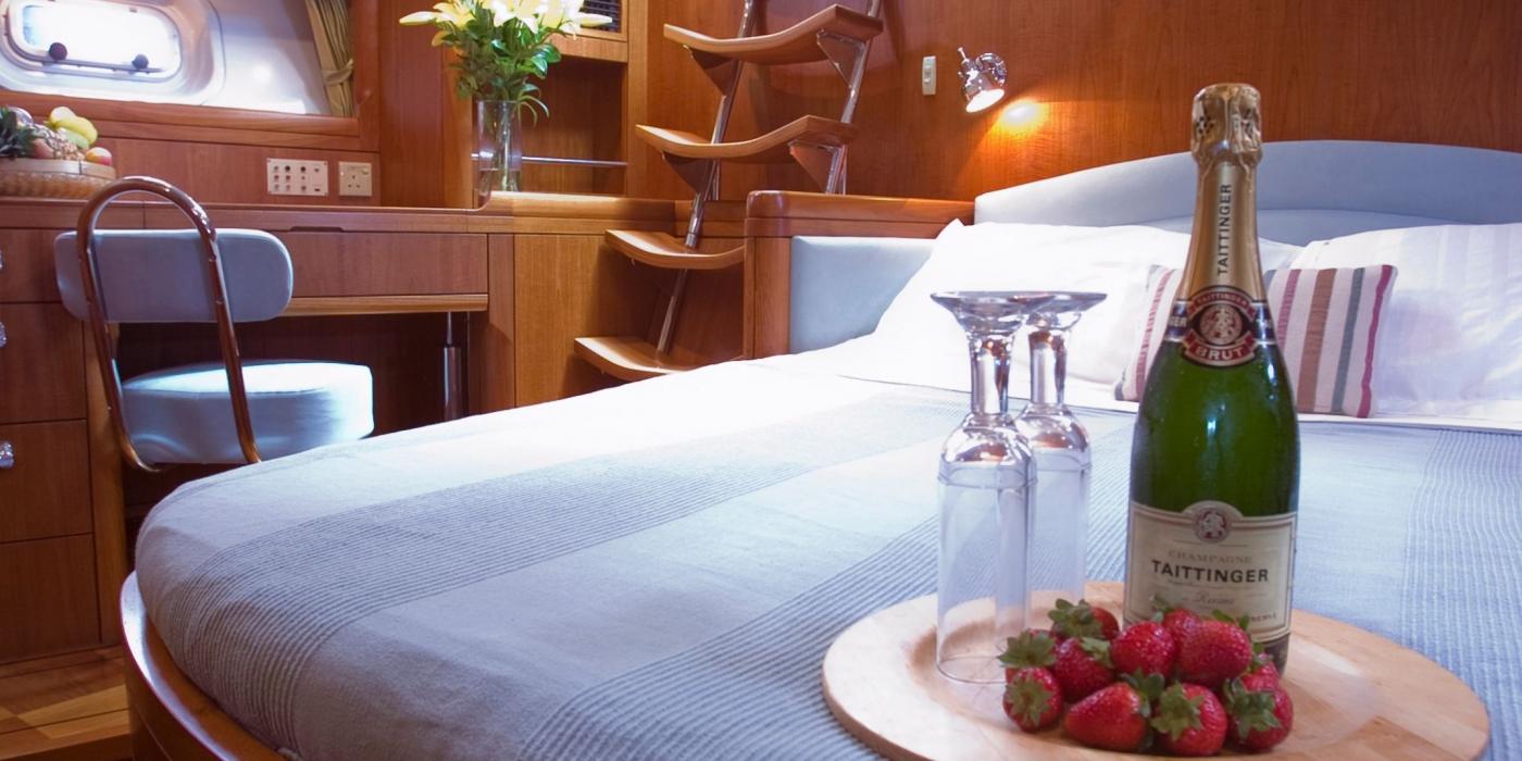 Oyster 62 Master Cabin v4