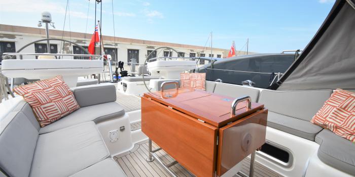 Oyster 625 Cockpit v4