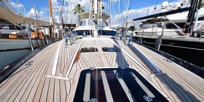 Oyster 625 Foredeck 2