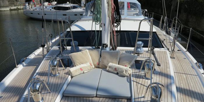 Oyster 625 Foredeck v4