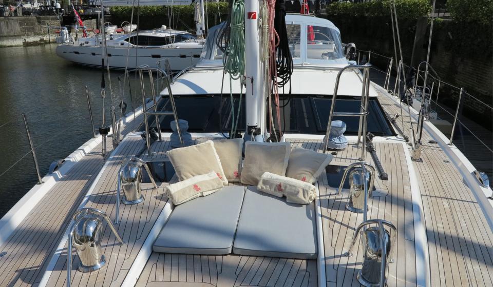 Oyster 625 Foredeck v4