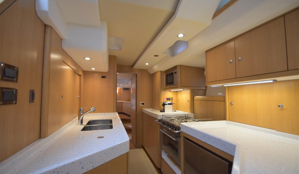 Oyster 625 Galley v2