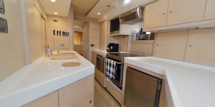 Oyster 625 Galley v5