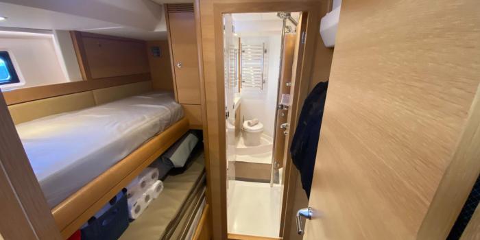 Oyster 625 Interior 2