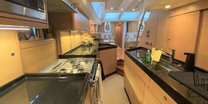 Oyster 625 Interior 5