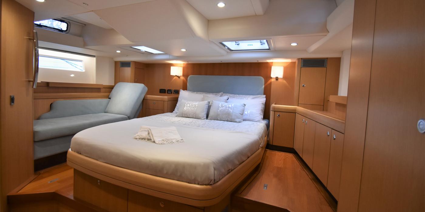 Oyster 625 Master Cabin v2