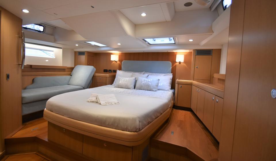 Oyster 625 Master Cabin v2