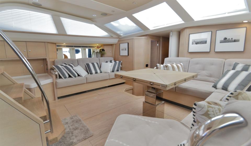 Oyster 625 Saloon v5