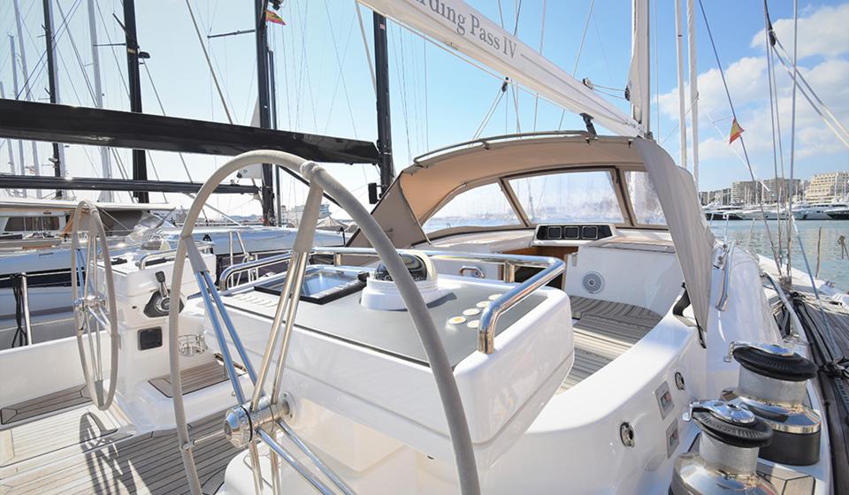 Oyster 625 Starboard Helm