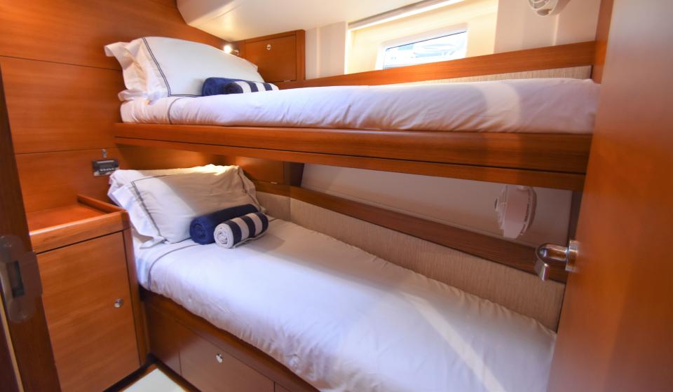 Oyster 625 Twin cabin 1