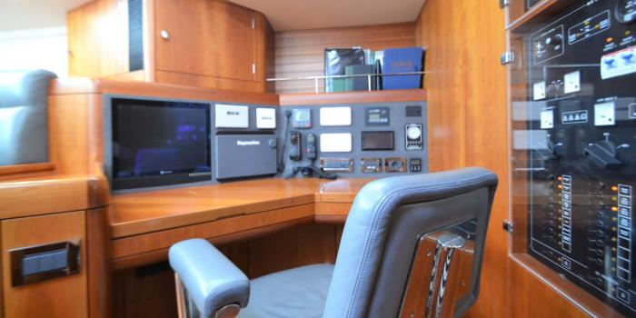 Oyster 655 Chart Table v3