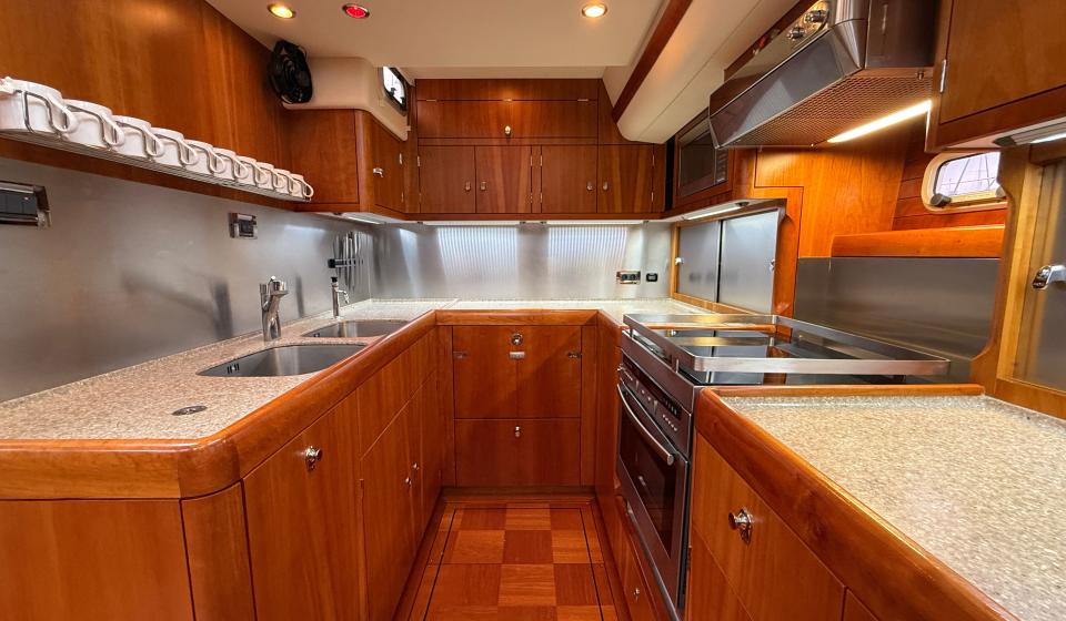 Oyster 655 Gallery 10