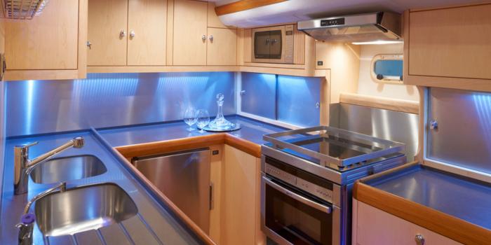 Oyster 655 Galley v5