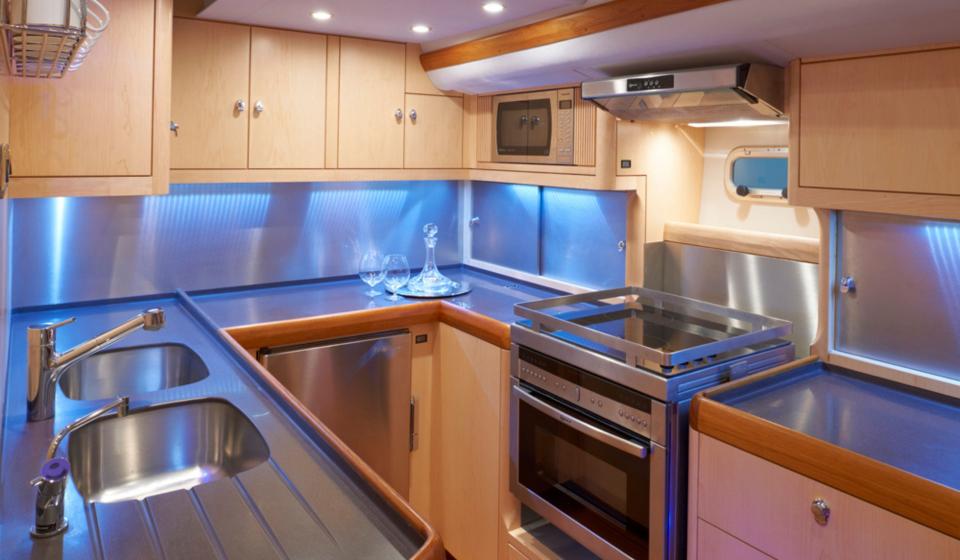 Oyster 655 Galley v5