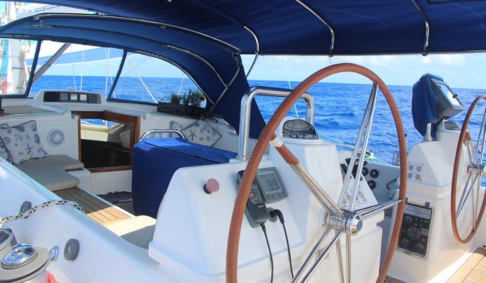 Oyster 66 Cockpit v2