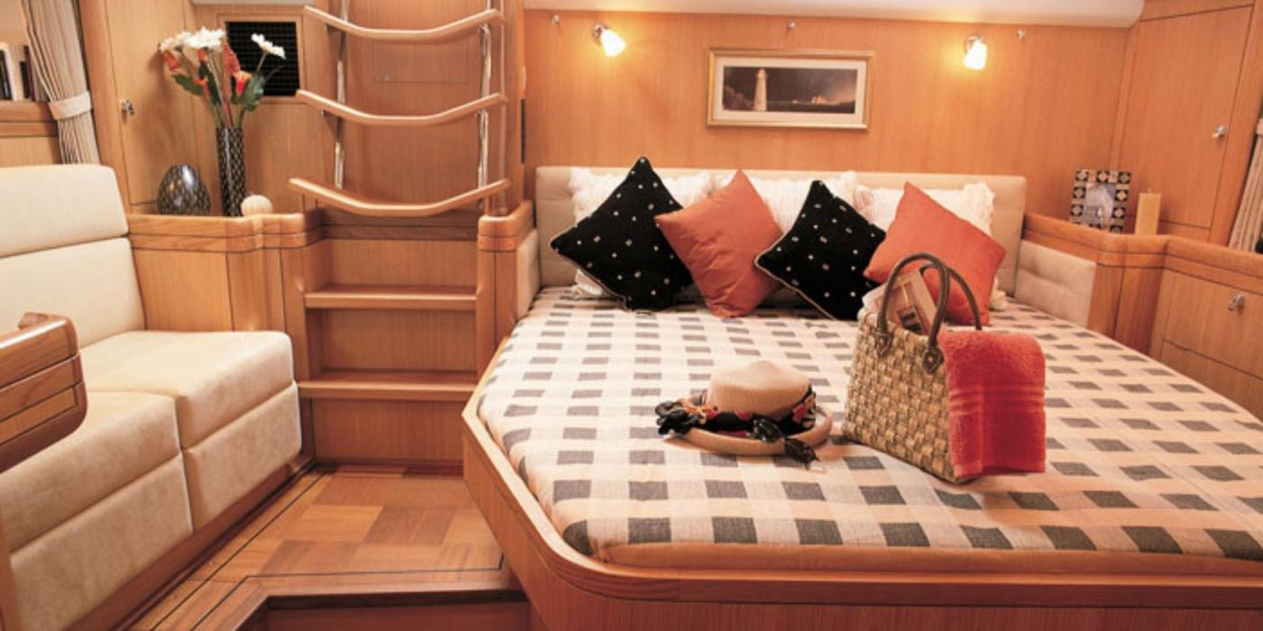 Oyster 66 Master Cabin v4