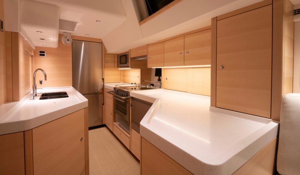 Oyster 675 Blynken now available through Oyster Brokerage Interior 4