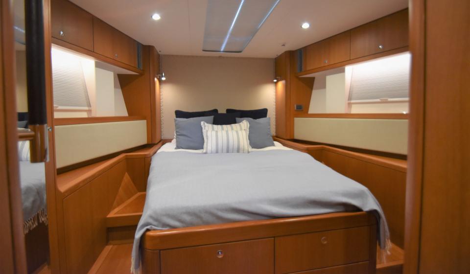 Oyster 675 Fwd Dbl Cabin v2