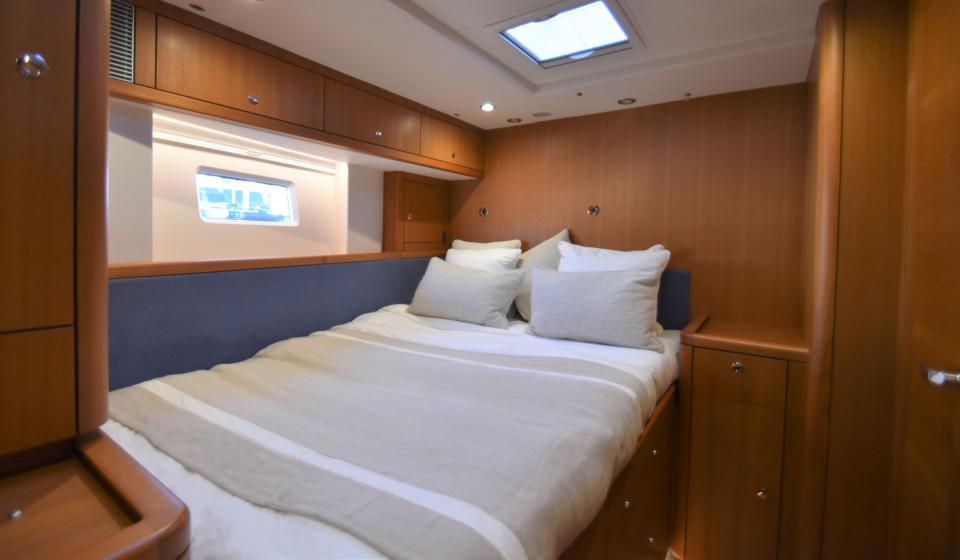 Oyster 675 Fwd Stbd Cabin