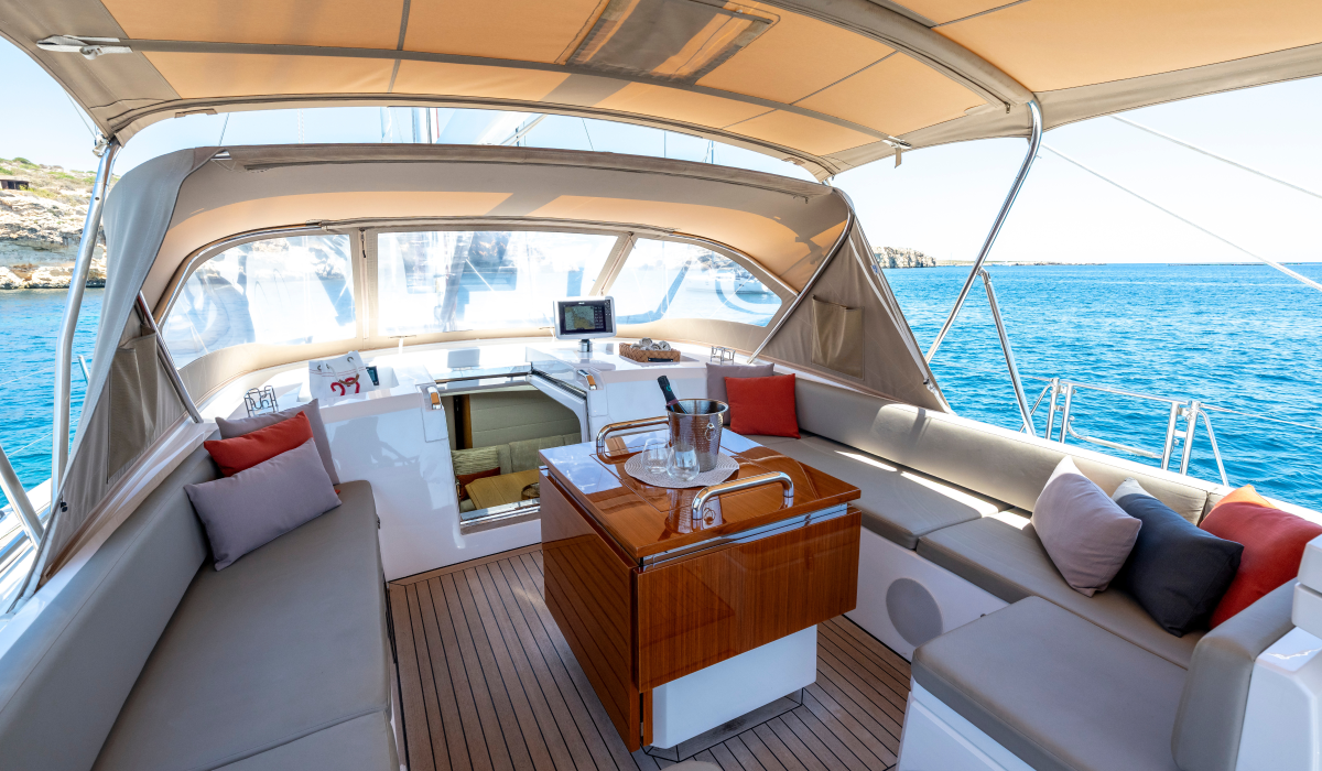 Oyster 675 Ri Ra Cockpit