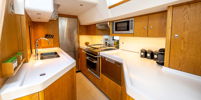 Oyster 675 Ri Ra Galley