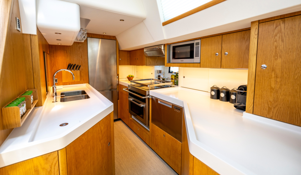 Oyster 675 Ri Ra Galley