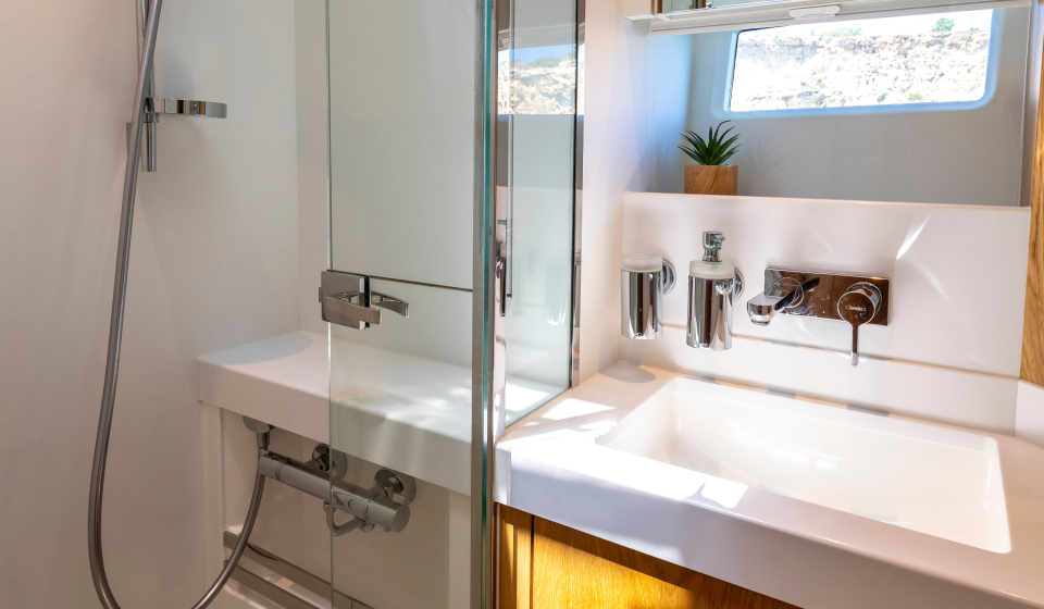 Oyster 675 Ri Ra Heads