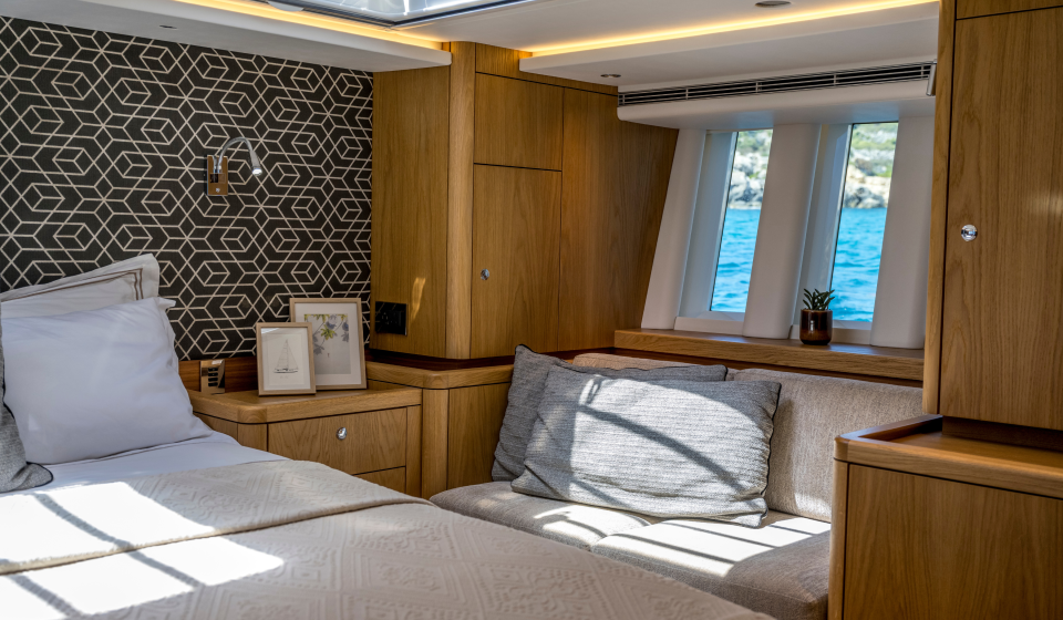 Oyster 675 Ri Ra Master Cabin Seascape Windows