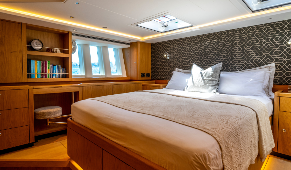 Oyster 675 Ri Ra Master Cabin