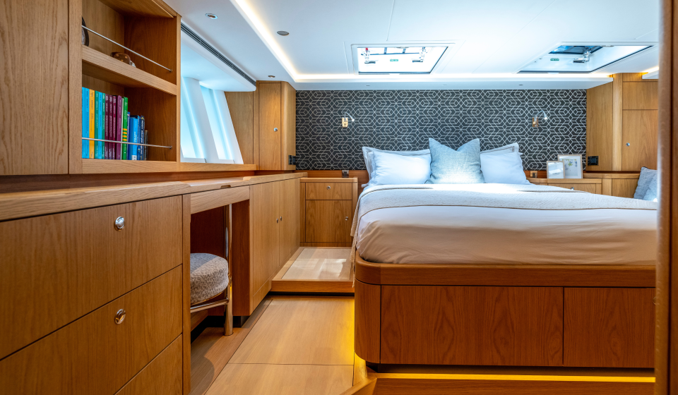 Oyster 675 Ri Ra Owners Cabin