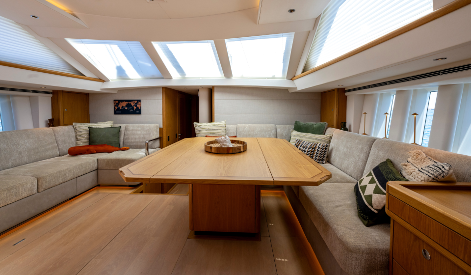 Oyster 675 Ri Ra Saloon Table