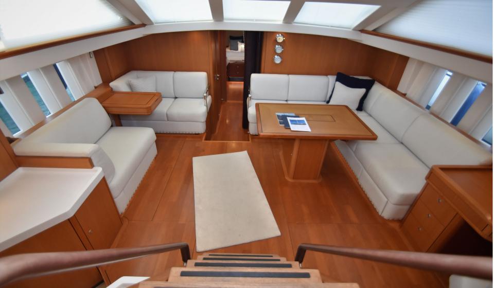 Oyster 675 Saloon v2