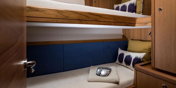 Oyster 675 Twin Cabin