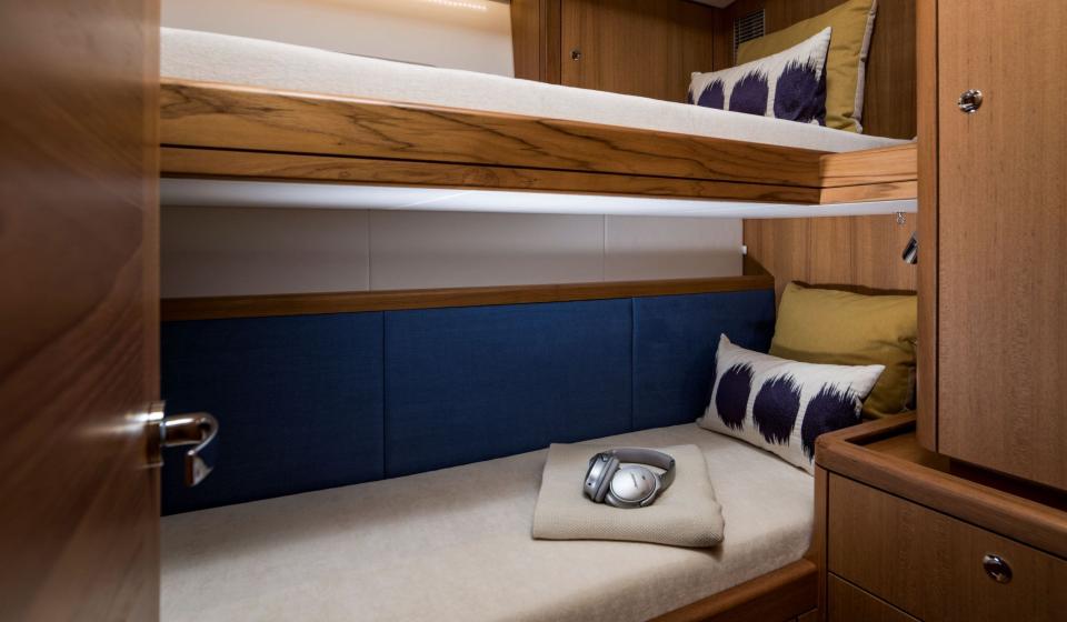 Oyster 675 Twin Cabin
