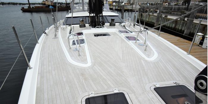Oyster 72 Foredeck v3