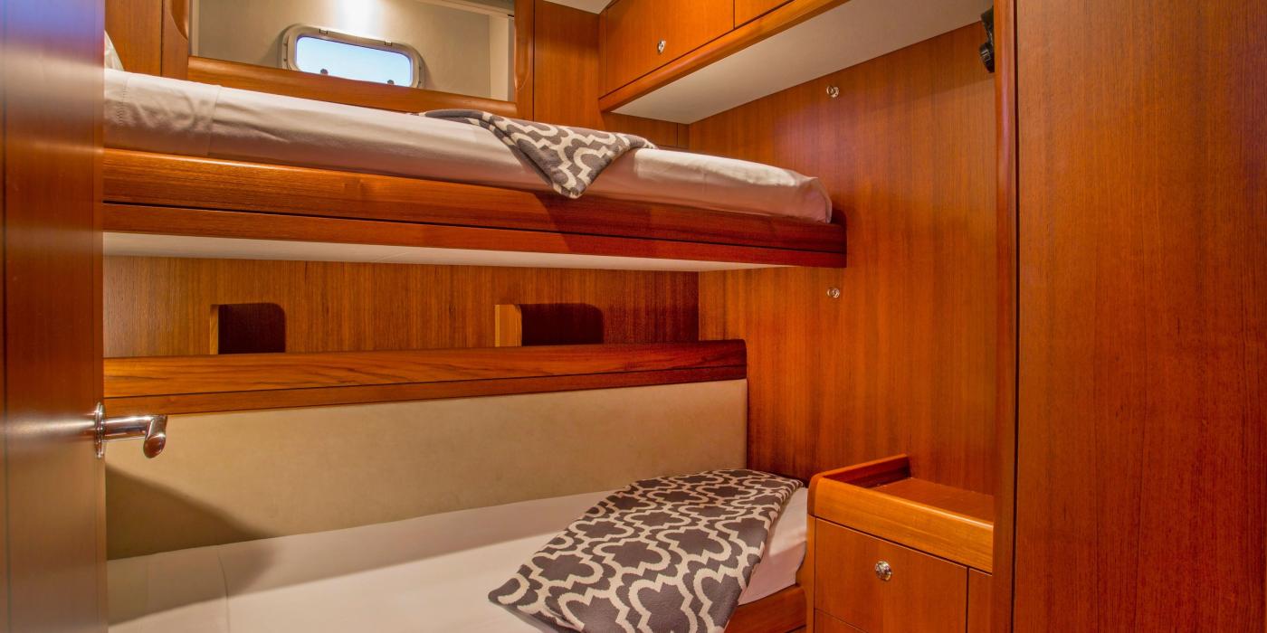 Oyster 72 Twin cabin v2