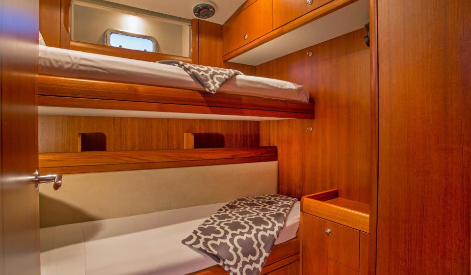 Oyster 72 Twin cabin v2