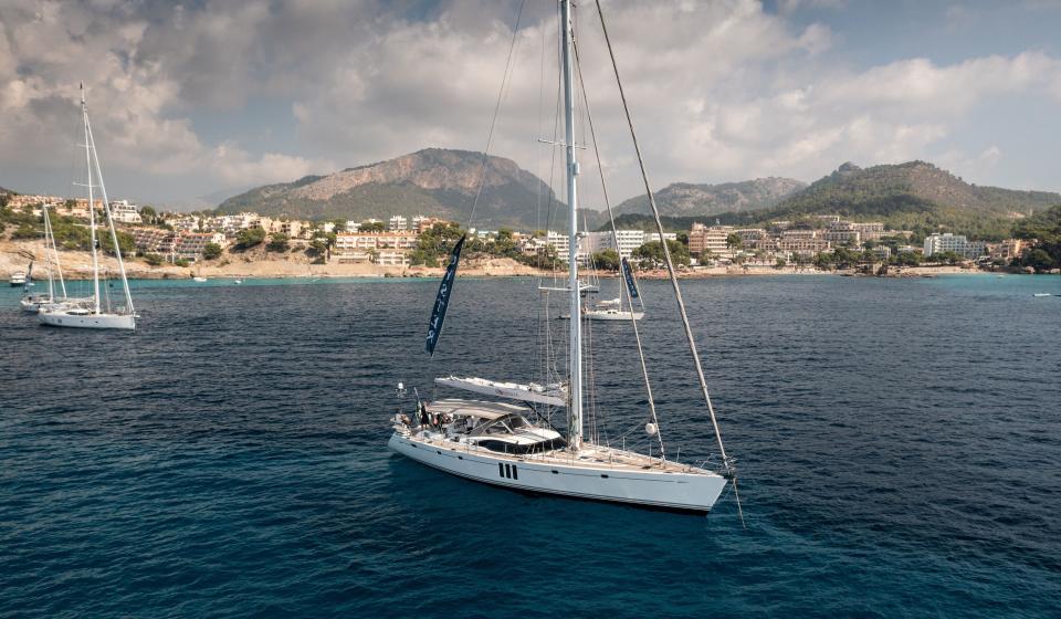 Oyster 725 Anchored v2