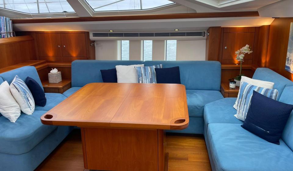 Oyster 725 Gallery 12 v2