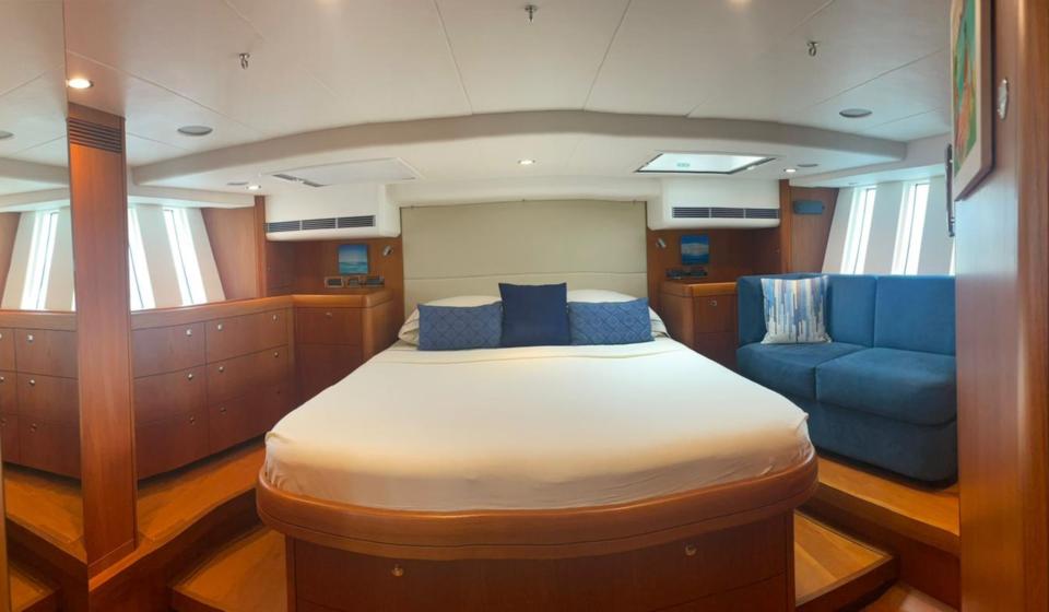 Oyster 725 Gallery 3 v3