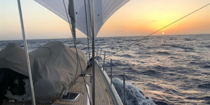 Oyster 725 Gallery 5