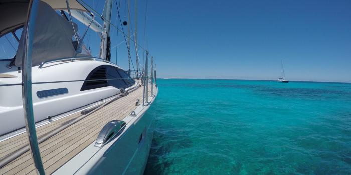 Oyster 725 Starboard Side deck